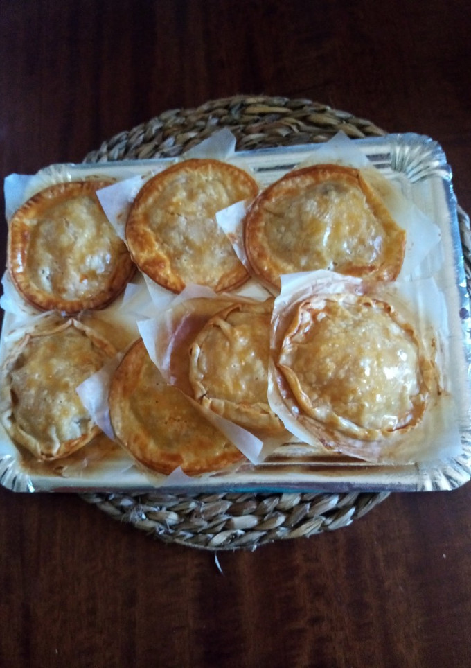 Una foto de Empanadas de aprovechamiento con patatas a lo pobre