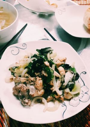 Hình của món Ếch xào lá lốt.