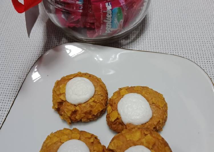 Bagaimana Membuat Cornflake thumbprint yang Bikin Ngiler
