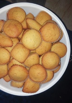A picture of Vanillah cupcakes.