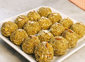 A picture of Gond Katira Laddu.