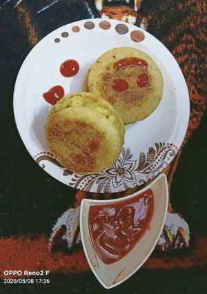 मूंग दाल बर्गर (moong dal burger recipe in Hindi) रेसिपी मुख्य फोटो