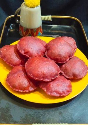 બીટરૂટ પૂરી(beetroot puri recipe in gujarati) રેસીપી મુખ્ય ફોટો