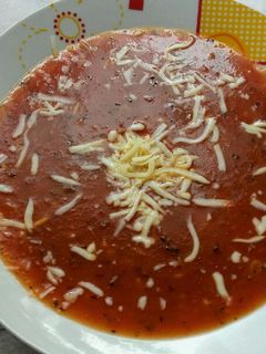 Paradicsomleves betűtésztával friss paradicsomléből 🍅🍅🍅 recept fotója