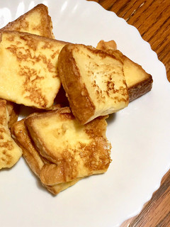 週末早餐的蜂蜜法式吐司🍞 的食譜成品照片