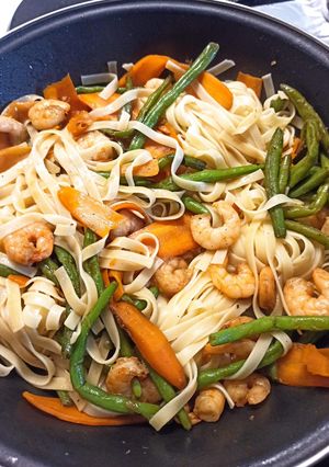 Une photo de Nouilles sautés aux crevettes