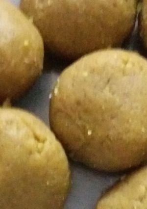 A picture of Besan laddu.