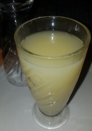 A picture of Ginger and lemon juice.