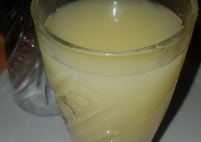 Ginger and lemon juice