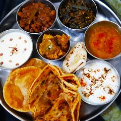 A picture of Punjabi thali.