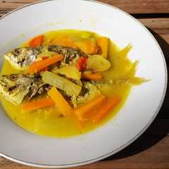 A picture of Ikan kembung acar kuning.
