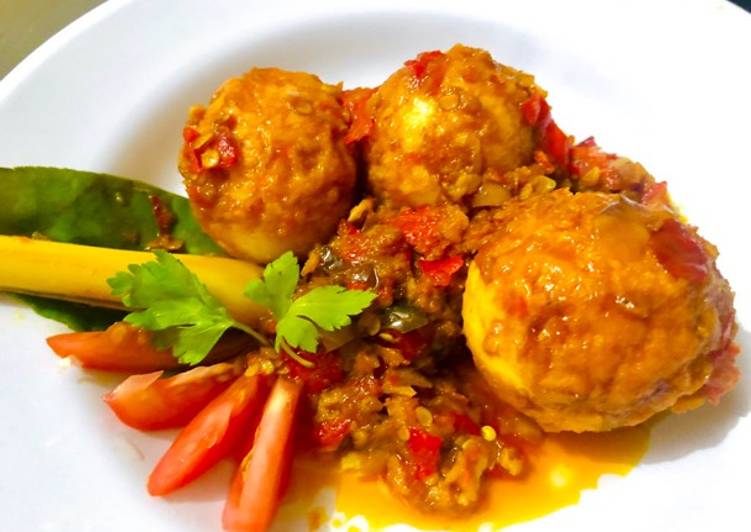 Telor ayam biasya bumbu balado