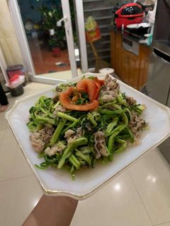 Hình của món Rau cần xào thịt bò.
