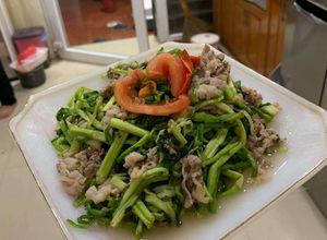 Hình của món Rau cần xào thịt bò.