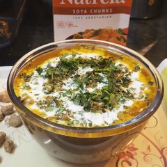 A picture of Soya chunk gravy.
