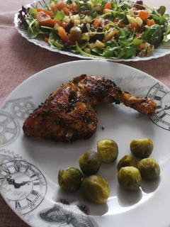 Una foto de Pollo a las hierbas provenzales y limón