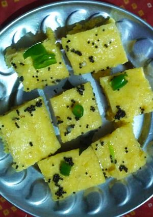 નાયલોન ખમણ(naylon khaman in Gujarati) રેસીપી મુખ્ય ફોટો