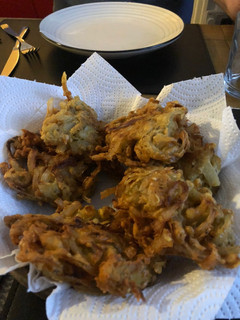 A picture of Onion bhajis.
