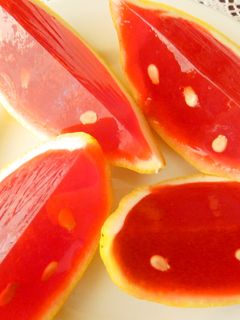 Una foto de Bocados de gelatina de fresas