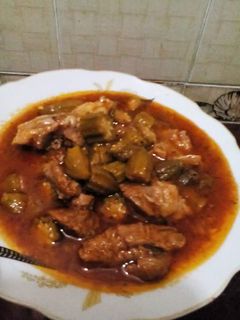 صورة لوصفة باميه باللحمه