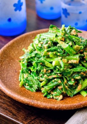 A picture of Creamy Soy-Goma Garlic Chives Salad.