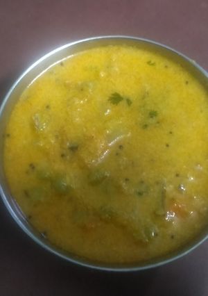 A picture of Vegetable Salna.