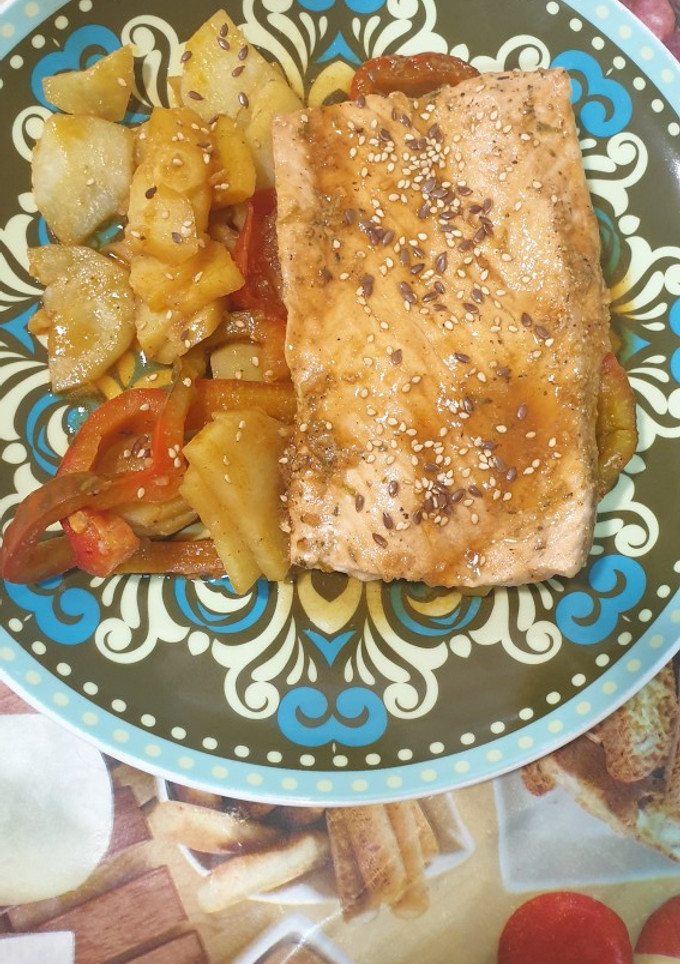 Una foto de Salmón al micro