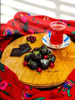 عکسی از دستور ترافل شکلاتی با مغز آلبالو🍒🍫