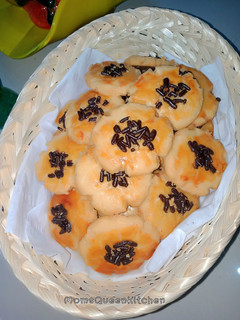 Foto resep Chui Kao So Cheese topping Coklat ceres (kue kering no mixer)