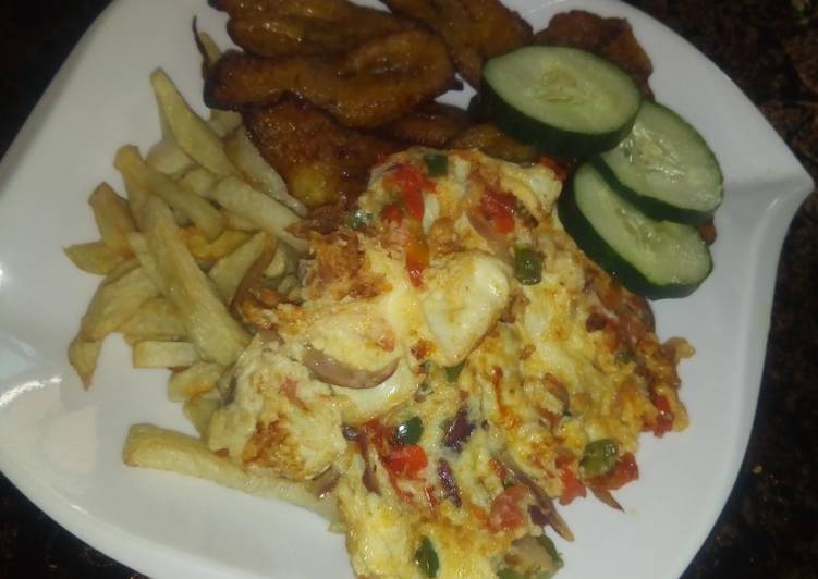 Recipe of Speedy Chips, fried plantain and egg