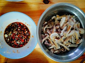 Hình của món Bao tử heo hầm tiêu đen.