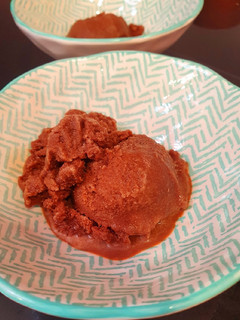 Una foto de Helado moka de café y chocolate (en heladera)