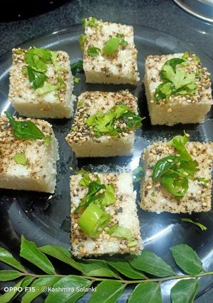 ઇદડા (Idada Recipe In Gujarati) રેસીપી મુખ્ય ફોટો