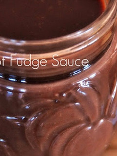 A picture of Hot Fudge Sauce.