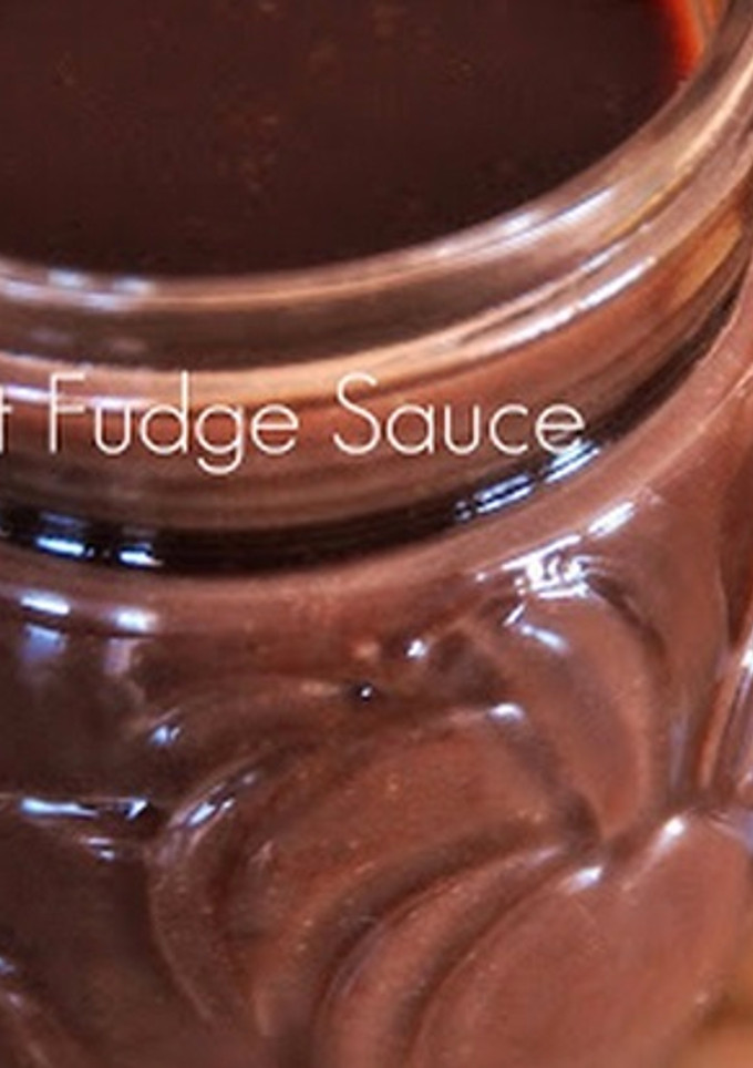 A picture of Hot Fudge Sauce.