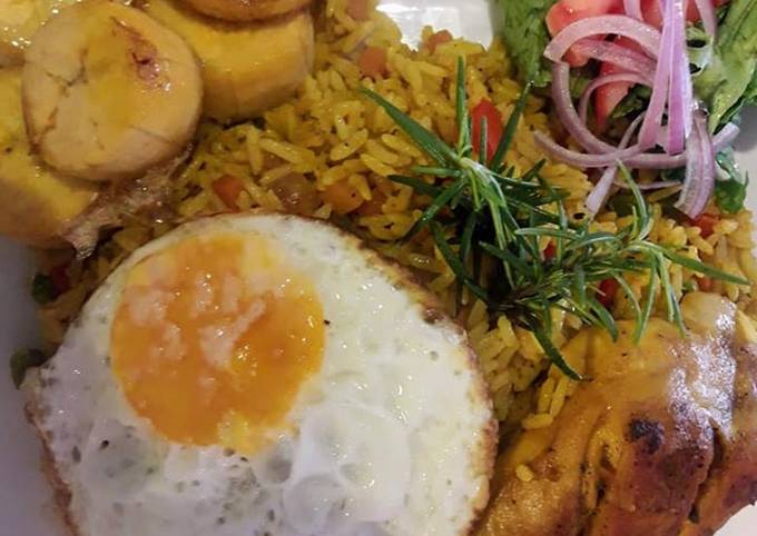 Espectacular arroz amarillo con pollo frito, fácil y económico con su ...