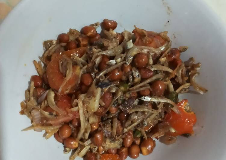 Tumis teri kacang