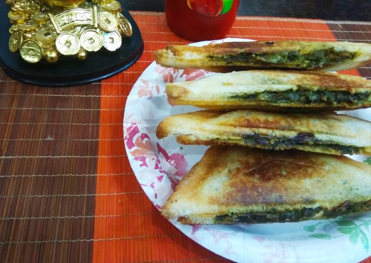 Steps to Make Ultimate Cheezy Soya spinach mushroom sandwich