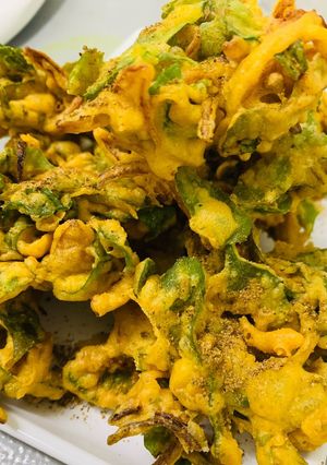A picture of Palak kay Pakory.