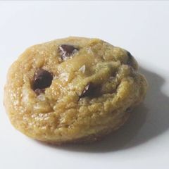 A picture of Vegan chocolate chip cookie.
