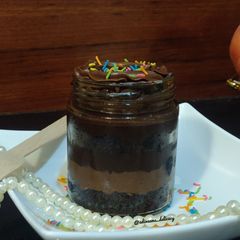 A picture of Choco jar cake.