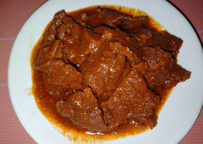 Daging sapi bumbu lapis