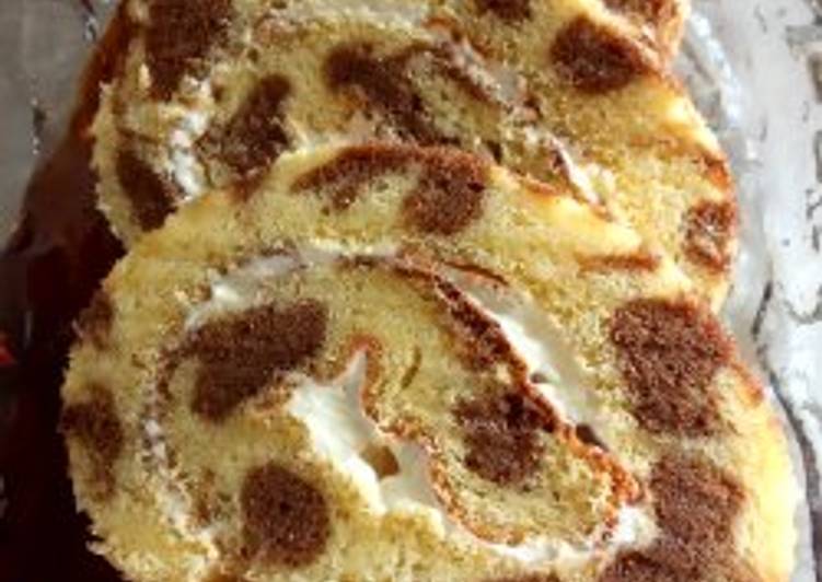 Roll cake mocca with butter cream