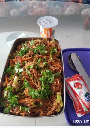 A picture of Mixed noodles.