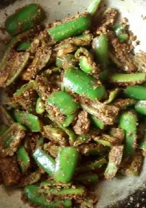 A picture of Hari mirch instant achar.
