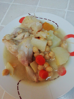 Una foto de Puchero de garbanzos improvisado