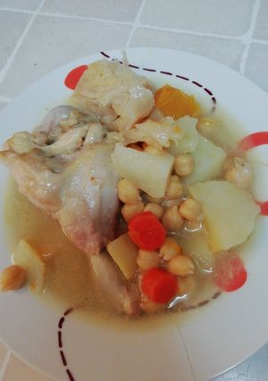 Una foto de Puchero de garbanzos improvisado
