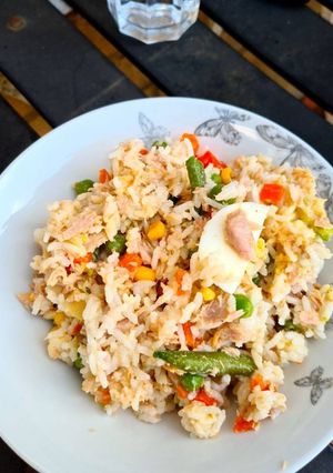 Una foto de Ensalada de arroz y atún🍚🐟