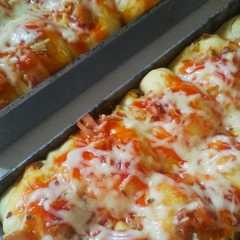 A picture of Pizza roll bread.