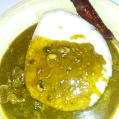 A picture of Tuwon rice n miyan kuka.